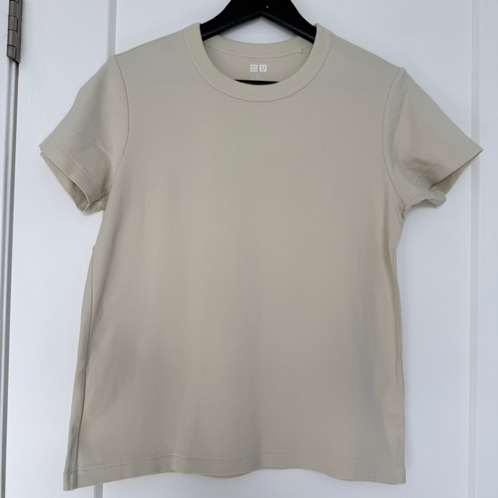 Uniqlo U Crew Neck T-Shirt Tee Creamy Lime Green Asia Sizing L = US M